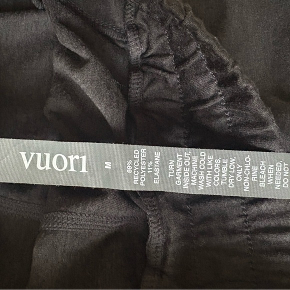 Vuori Black Halo Performance Shorts - Picture 4 of 5